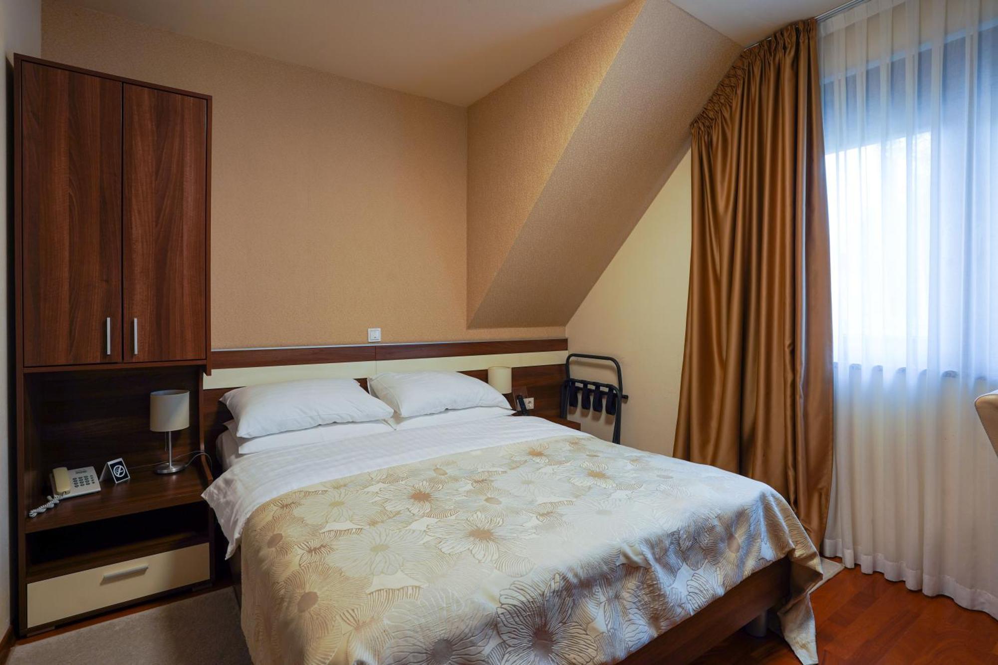 Hotel Degenija Seliste Dreznicko Dış mekan fotoğraf