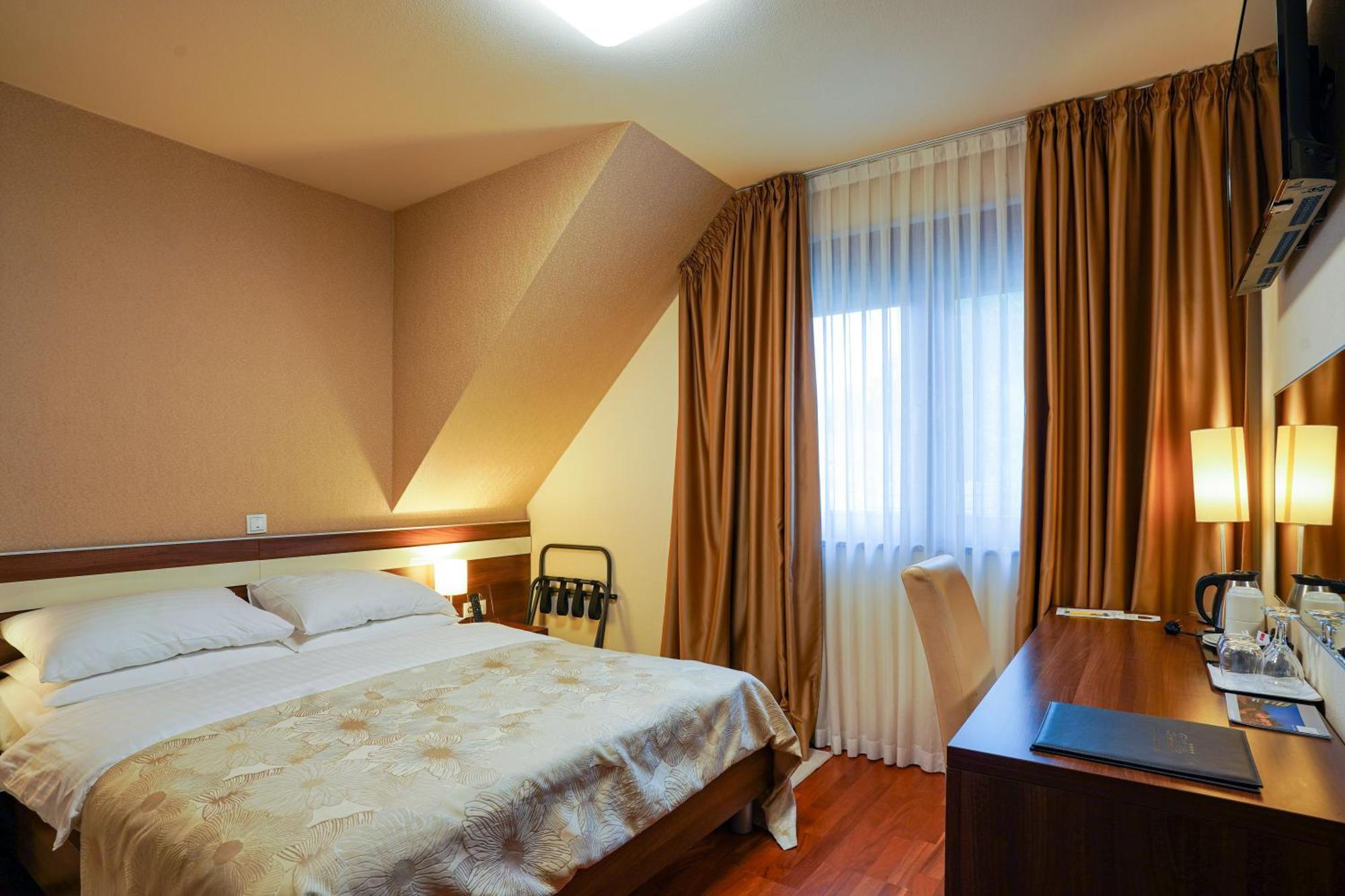 Hotel Degenija Seliste Dreznicko Dış mekan fotoğraf