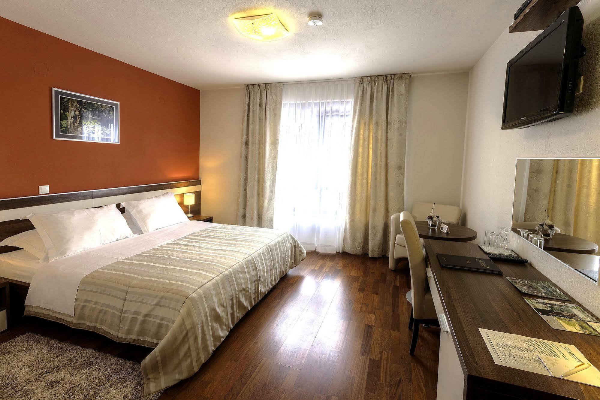 Hotel Degenija Seliste Dreznicko Dış mekan fotoğraf
